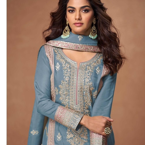 Elegant Pink Embroidered Suit - Picture 8 of 10